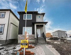 485 Ken Oblik DR  Winnipeg, MB R3Y 2H4