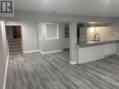 2257 Hanbury Court, Burlington, ON - Indoor Photo Showing Kitchen