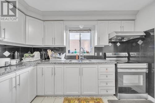 163 Stone Church Road E, Hamilton, ON - Indoor Photo Showing Kitchen