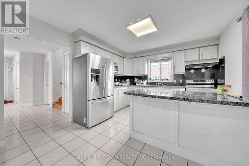 163 Stone Church Road E, Hamilton, ON - Indoor Photo Showing Kitchen