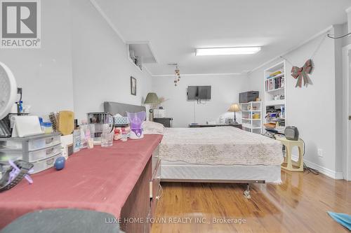 163 Stone Church Road E, Hamilton, ON - Indoor Photo Showing Bedroom