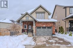 561 ISAIAH CRESCENT  Kitchener, ON N2E 0E6