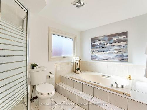 1093 Rouge Valley Dr, Pickering, ON - Indoor Photo Showing Bathroom