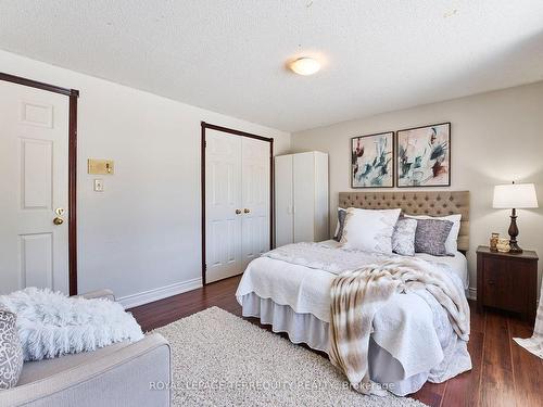 1093 Rouge Valley Dr, Pickering, ON - Indoor Photo Showing Bedroom