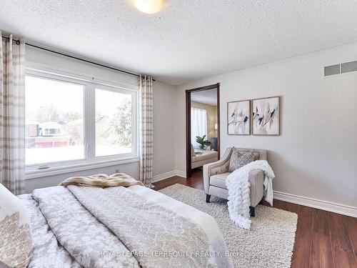 1093 Rouge Valley Dr, Pickering, ON - Indoor Photo Showing Bedroom