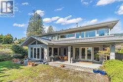 2566 MARINE DRIVE  West Vancouver, BC V7V 1L4