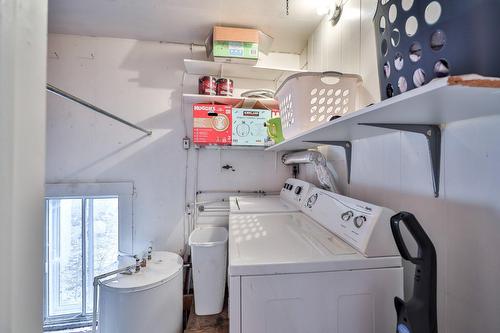 Salle de lavage - 236  - 240 Rue Papineau, Papineauville, QC - Indoor Photo Showing Laundry Room