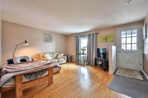 Salon - 236  - 240 Rue Papineau, Papineauville, QC - Indoor