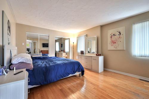 Chambre à coucher principale - 236  - 240 Rue Papineau, Papineauville, QC - Indoor Photo Showing Bedroom