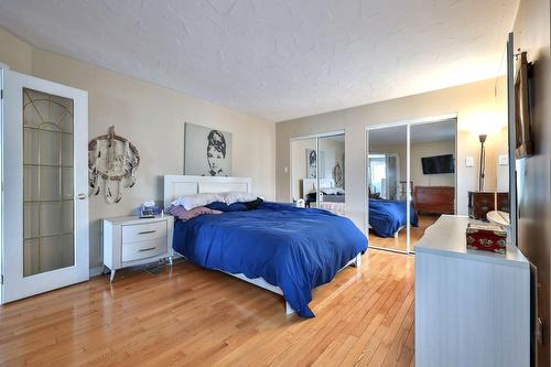 Chambre à coucher principale - 236  - 240 Rue Papineau, Papineauville, QC - Indoor Photo Showing Bedroom