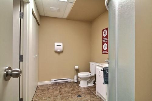 Bathroom - 1235  - 1237 3E Avenue, Val-D'Or, QC - Indoor Photo Showing Bathroom