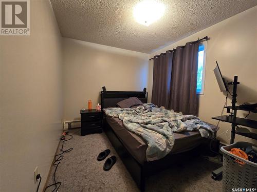 301 1822 Eaglesham Avenue, Weyburn, SK - Indoor Photo Showing Bedroom