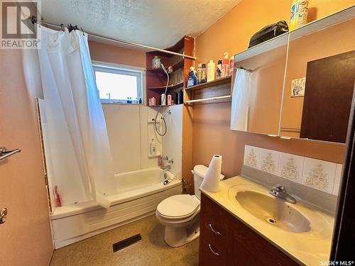 706 Railway Street, Chitek Lake, SK - Indoor Photo Showing Bathroom