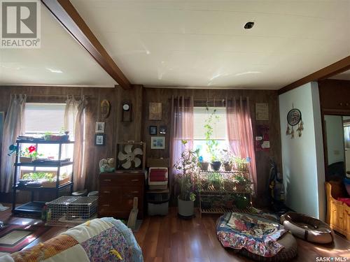 819 3Rd Avenue N, Alsask, SK - Indoor Photo Showing Living Room