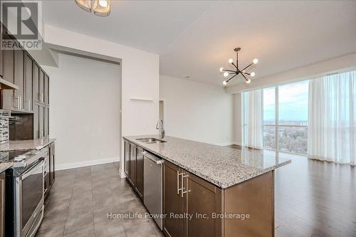 2102 - 1 Hurontario Street, Mississauga (Port Credit), ON - Indoor Photo Showing Kitchen With Upgraded Kitchen