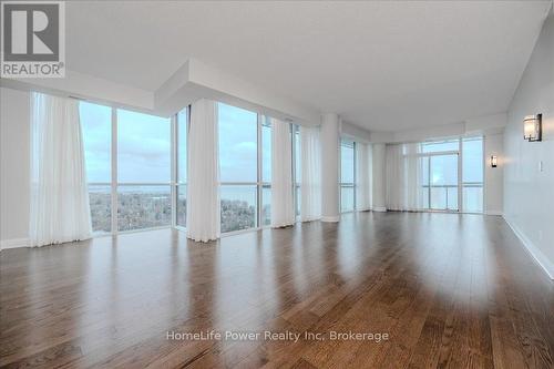 2102 - 1 Hurontario Street, Mississauga (Port Credit), ON - Indoor Photo Showing Living Room