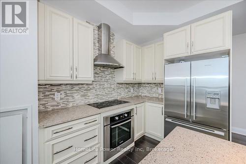 2001 - 1 Hurontario Street, Mississauga (Port Credit), ON - Indoor Photo Showing Kitchen With Upgraded Kitchen
