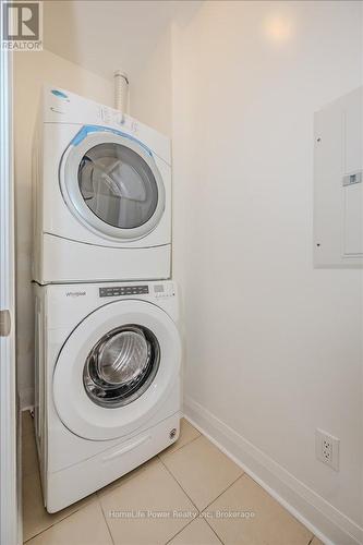 2001 - 1 Hurontario Street, Mississauga (Port Credit), ON - Indoor Photo Showing Laundry Room