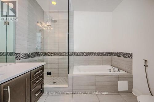 2001 - 1 Hurontario Street, Mississauga (Port Credit), ON - Indoor Photo Showing Bathroom