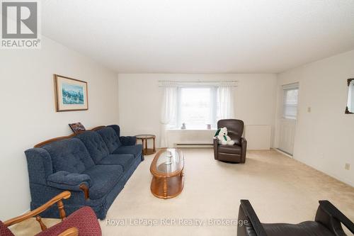 101 - 1-497 Birmingham St West Street W, Wellington North (Mount Forest), ON - Indoor Photo Showing Living Room