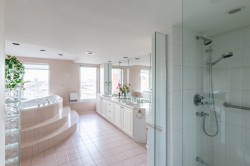 Master Bathroom - 
