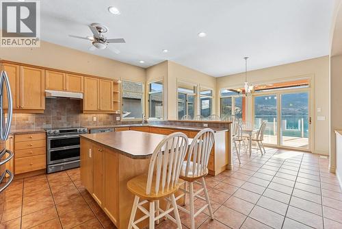 17211 Thomson Road Unit# 3, Lake Country, BC - Indoor Photo Showing Kitchen