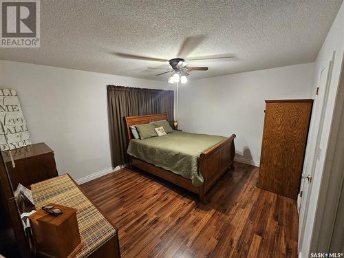 432 E Road Allowance, Leader, SK - Indoor Photo Showing Bedroom