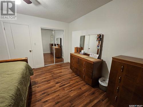 432 E Road Allowance, Leader, SK - Indoor Photo Showing Bedroom