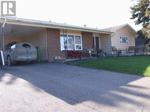 432 E Road Allowance, Leader, SK - Outdoor