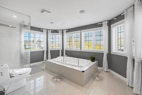 Salle de bains attenante à la CCP - 451 Boul. De Fontainebleau, Blainville, QC - Indoor Photo Showing Bathroom