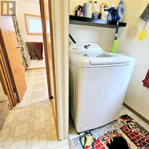 4 Walker Avenue, Yarbo, SK - Indoor Photo Showing Laundry Room