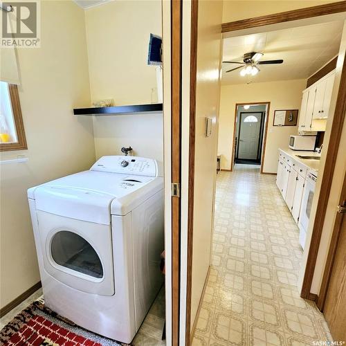 4 Walker Avenue, Yarbo, SK - Indoor Photo Showing Laundry Room