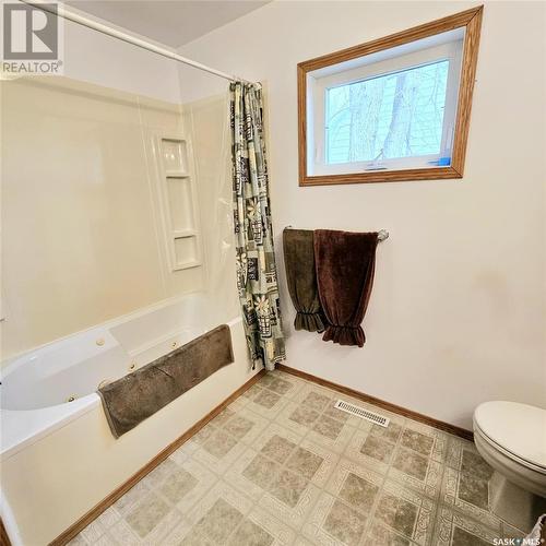 4 Walker Avenue, Yarbo, SK - Indoor Photo Showing Bathroom