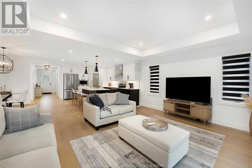 490 Jolly, Lasalle, ON - Indoor Photo Showing Living Room