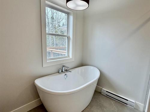 744 682 Celebration Drive, Fall River, NS 