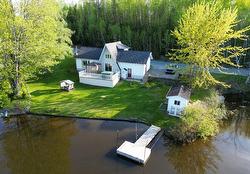 528 Ch. du Lac-Cameron  Saint-Eugène-De-Guigues, QC J0Z 3L0