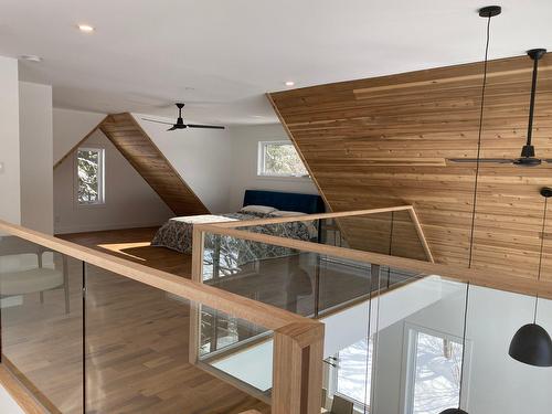 Mezzanine - 174 Ch. Du Tour-Du-Lac, Lac-Supérieur, QC - Indoor Photo Showing Other Room