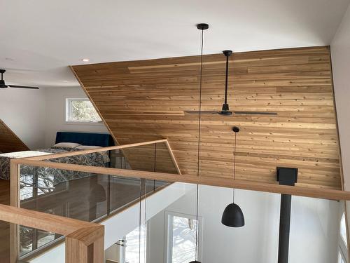 Mezzanine - 174 Ch. Du Tour-Du-Lac, Lac-Supérieur, QC - Indoor Photo Showing Other Room