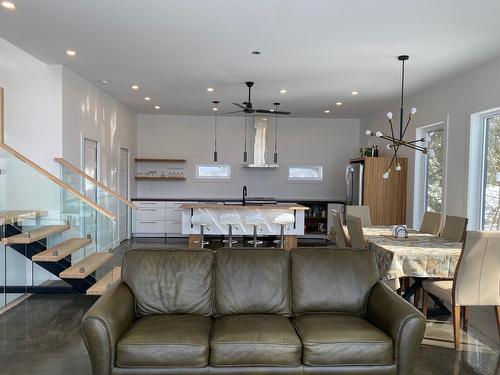 Interior - 174 Ch. Du Tour-Du-Lac, Lac-Supérieur, QC - Indoor Photo Showing Living Room