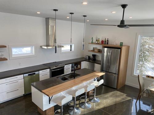 Kitchen - 174 Ch. Du Tour-Du-Lac, Lac-Supérieur, QC - Indoor Photo Showing Kitchen With Upgraded Kitchen