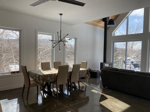 Dining room - 174 Ch. Du Tour-Du-Lac, Lac-Supérieur, QC - Indoor Photo Showing Dining Room