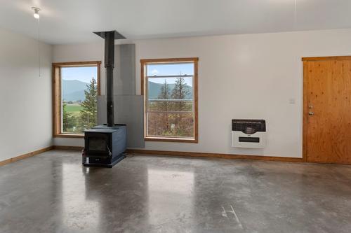 495 Snider Road, Lister, BC - Indoor
