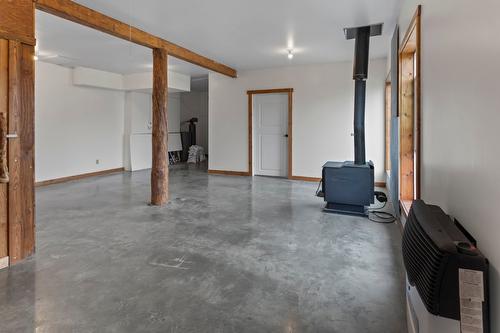 495 Snider Road, Lister, BC - Indoor Photo Showing Other Room