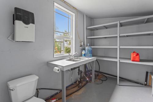 495 Snider Road, Lister, BC - Indoor