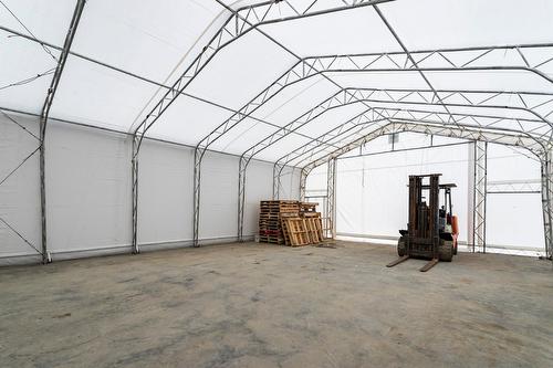 495 Snider Road, Lister, BC - Indoor Photo Showing Other Room