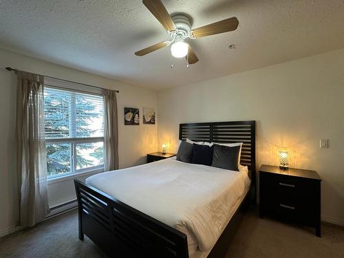 210-4767 Forsters Landing Road, Radium Hot Springs, BC - Indoor Photo Showing Bedroom