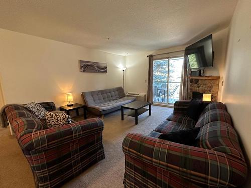 210-4767 Forsters Landing Road, Radium Hot Springs, BC - Indoor Photo Showing Living Room