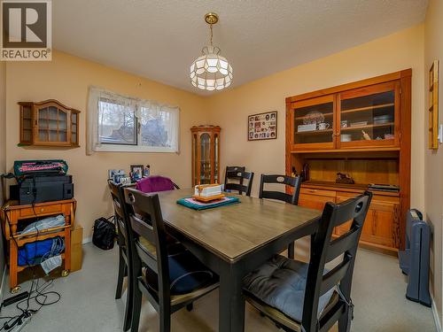 1204 Alexander Drive, Golden, BC - Indoor Photo Showing Dining Room