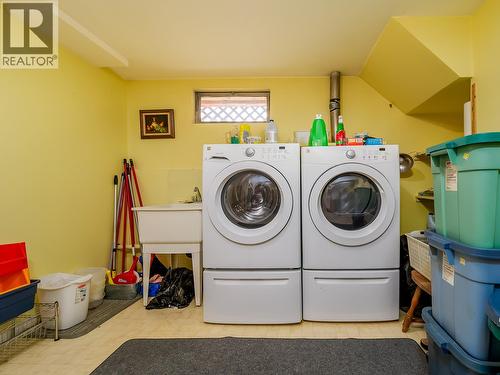 1204 Alexander Drive, Golden, BC - Indoor Photo Showing Laundry Room