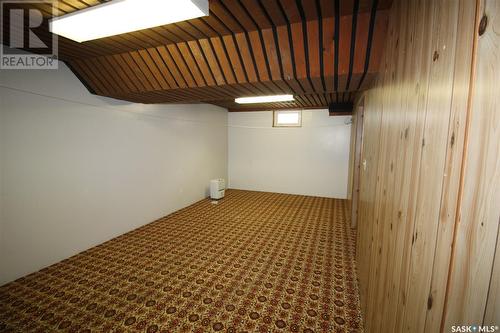 128 1St Street E, Frontier, SK - Indoor